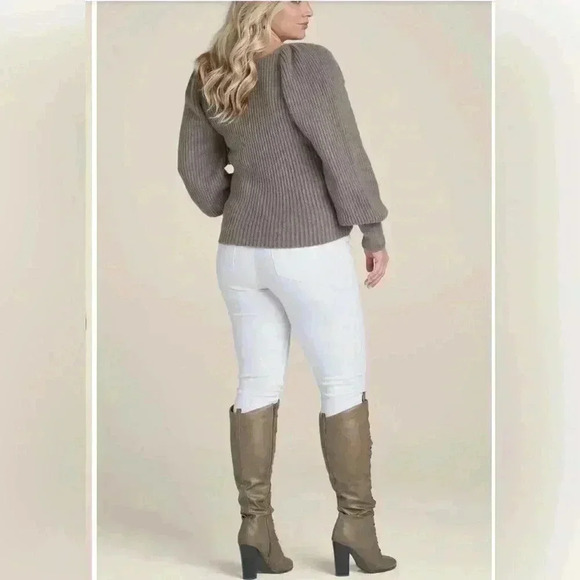 Venus Women’s Sweater size Large - Picture 15 of 16